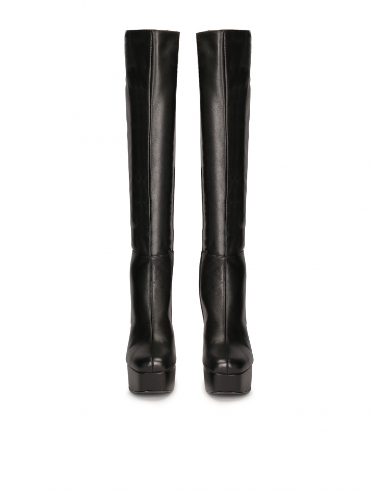 Czarne kozaki na platformie i kielichowym obcasie