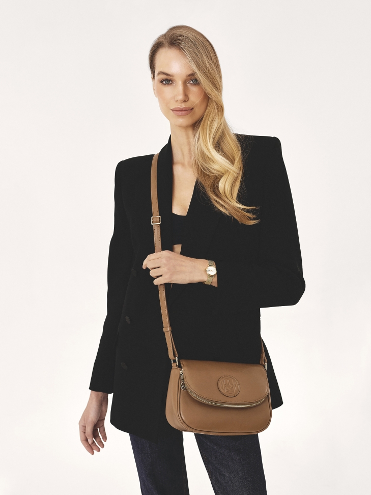 Brązowa skórzana torebka z kieszenią w klapie