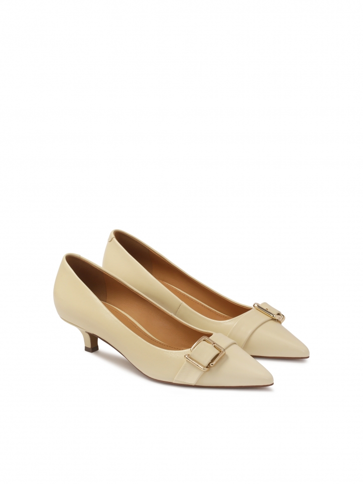 Niskie skórzane czółenka z klamrą