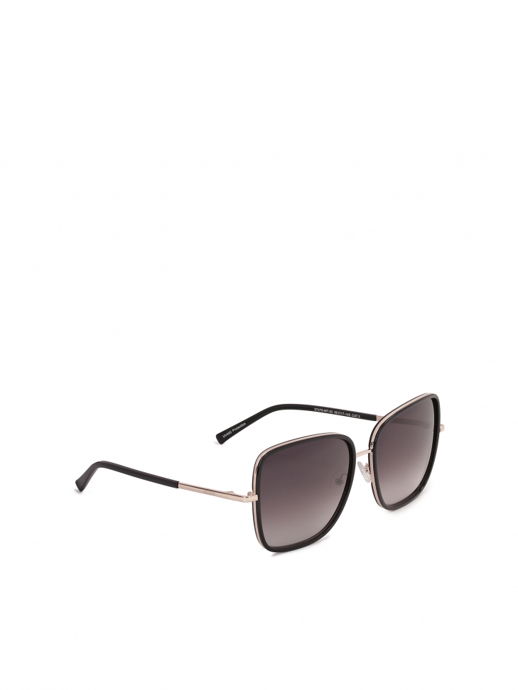 Przeciwsłoneczne okulary z kwadratową metalową ramką