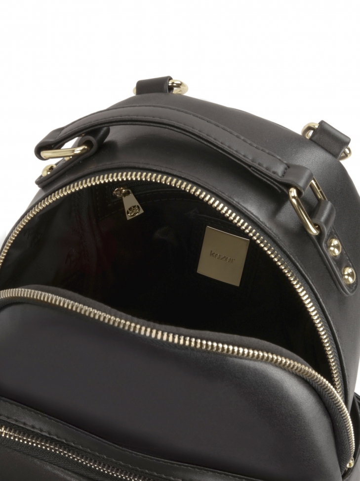 Czary skórzany plecak zdobiony sprzączkami