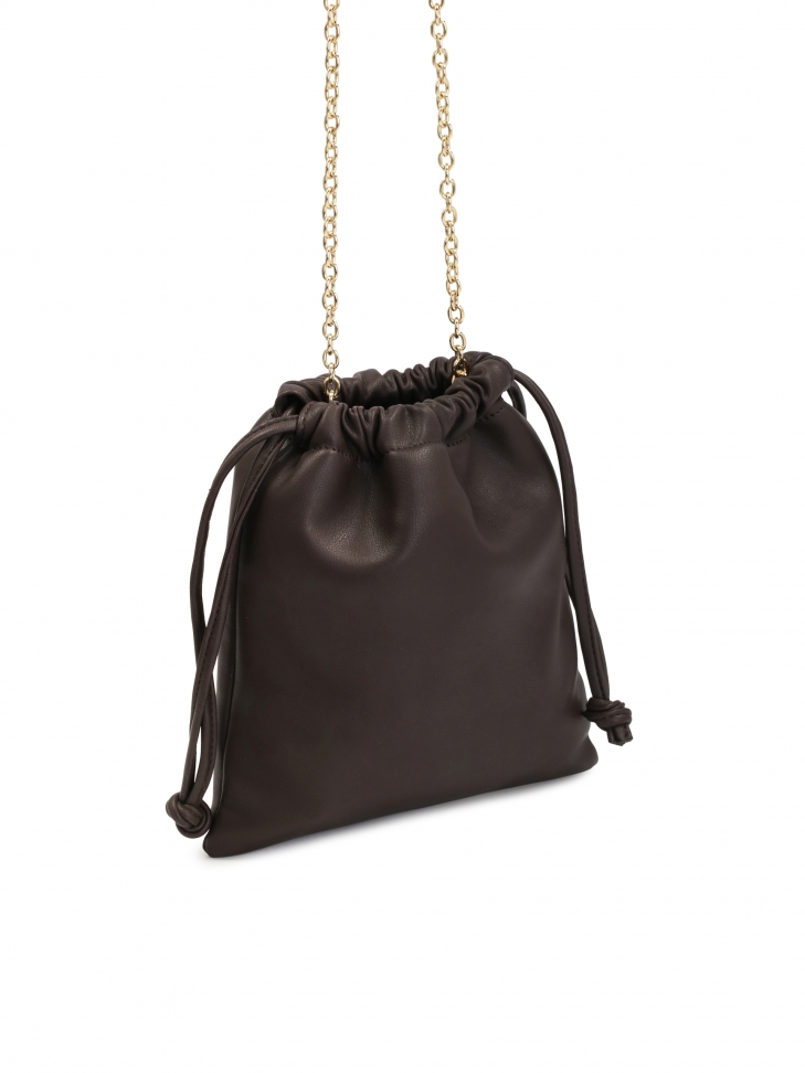 Mała skórzana torebka worek na łańcuszku