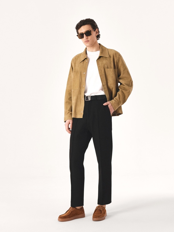 Brązowe zamszowe sneakersy z ótkim sznurowaniem