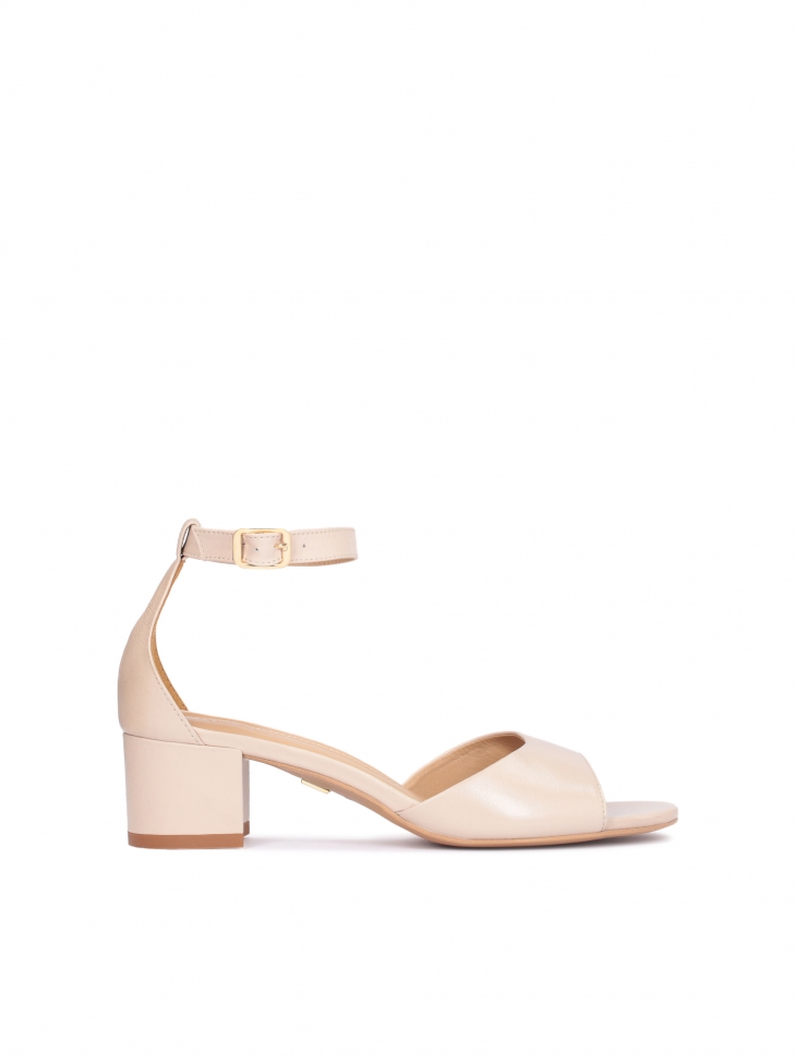 Beżowe sandały damskie na wygodnym obcasie