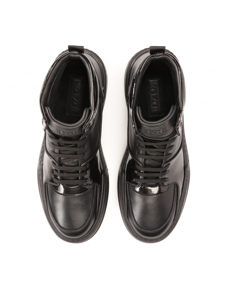 Wysokie sznurowane sneakersy z łączonych materiałów