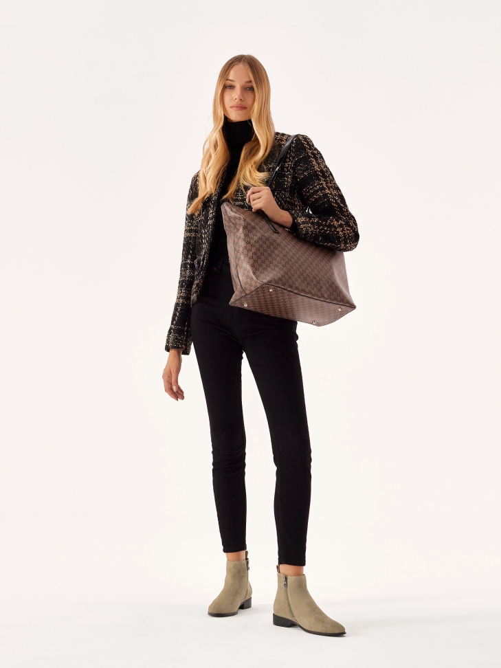 Zamszowe botki na płaskim obcasie