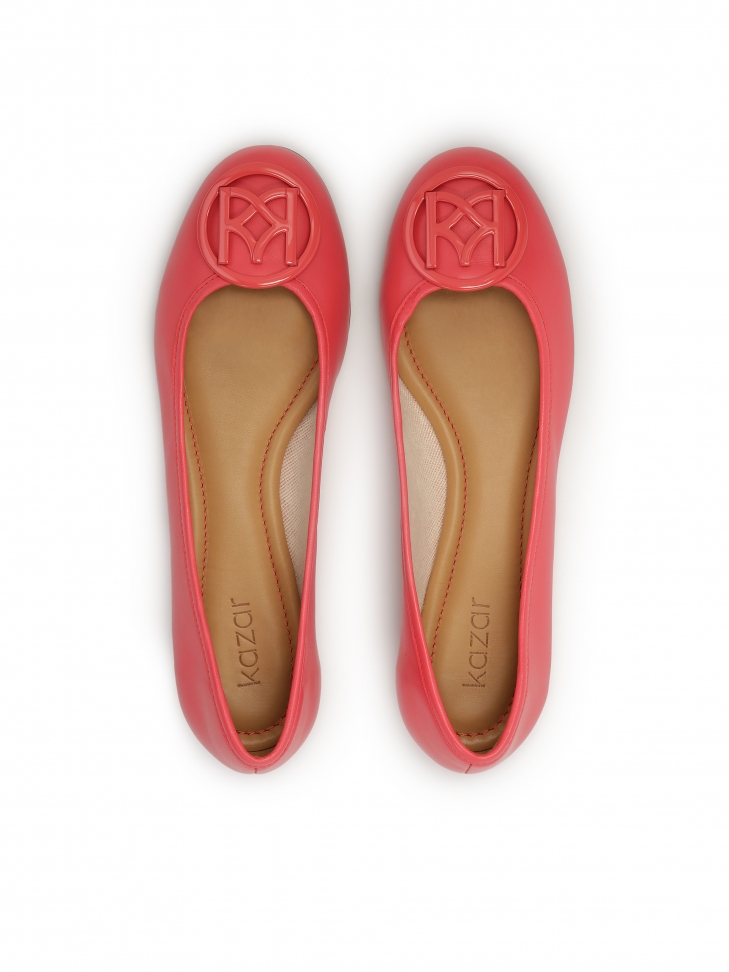 Różowe baleriny z ozdobą na nosku