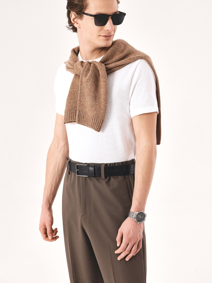 Czarne okulary przeciwsłoneczne