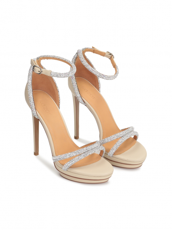 Zdobione cyrkoniami sandały ślubne na platformie i wysokim obcasie