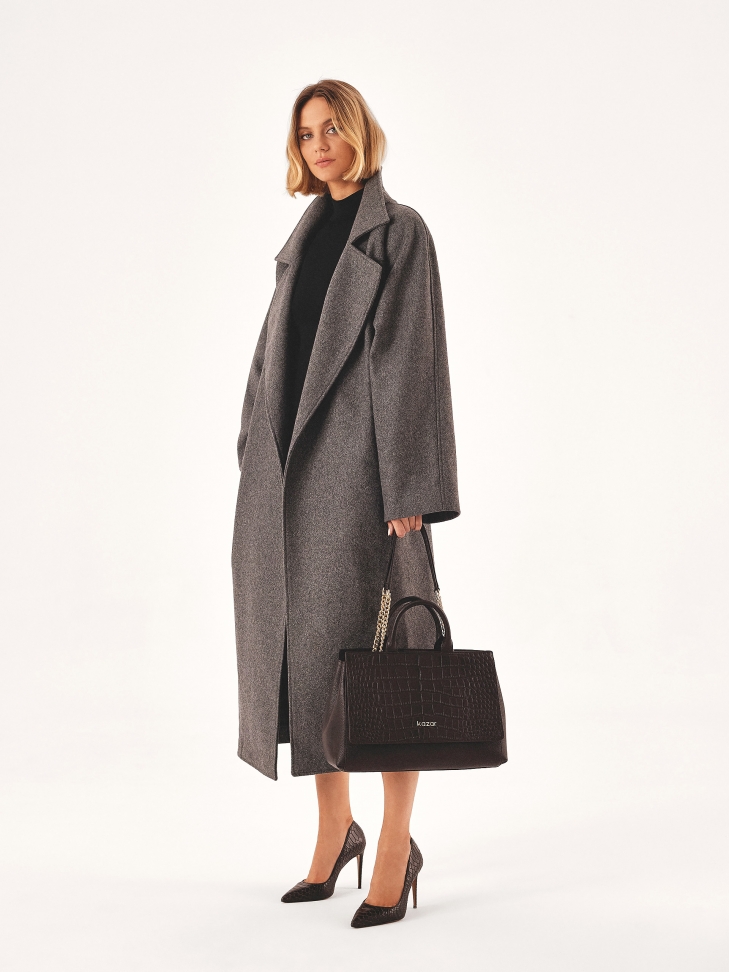 Brązowe czółenka w egzotyczny motyw