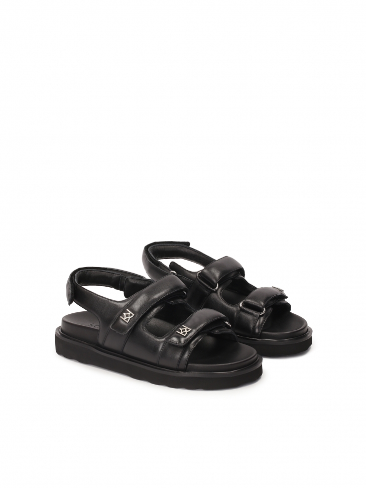 Czarne płaskie sandały z rzepami