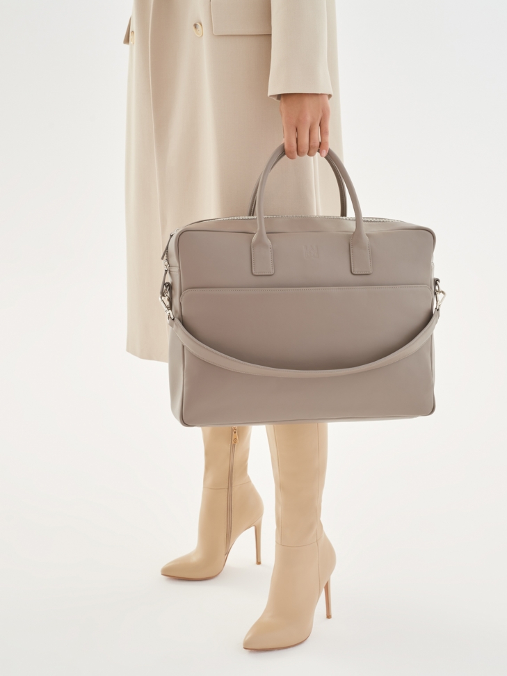 Beżowe kozaki damskie