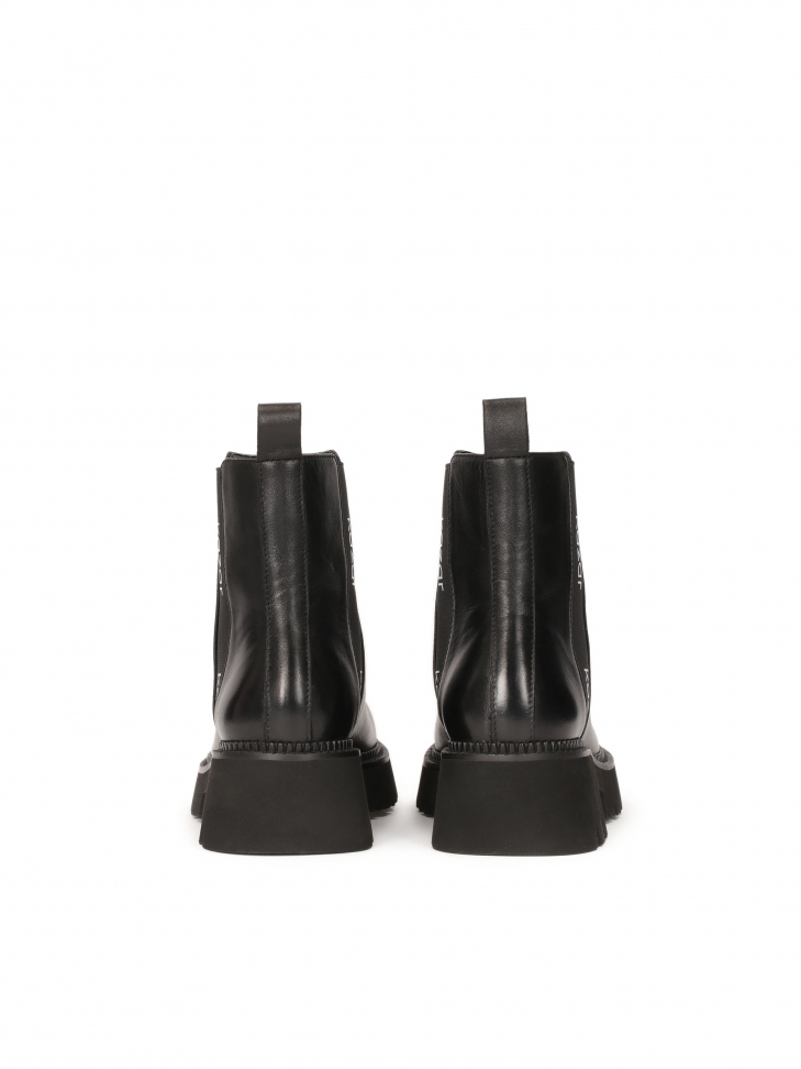 Skórzane chelsea boots na traktorowej podeszwie