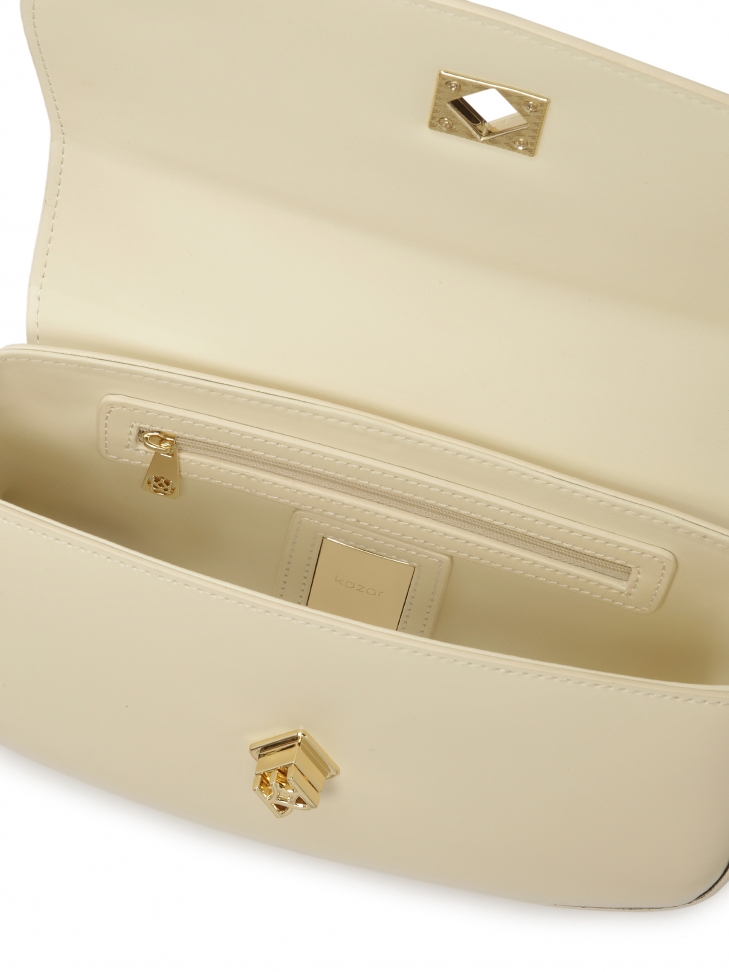 Kremowa torebka o sztywnej konstrukcji