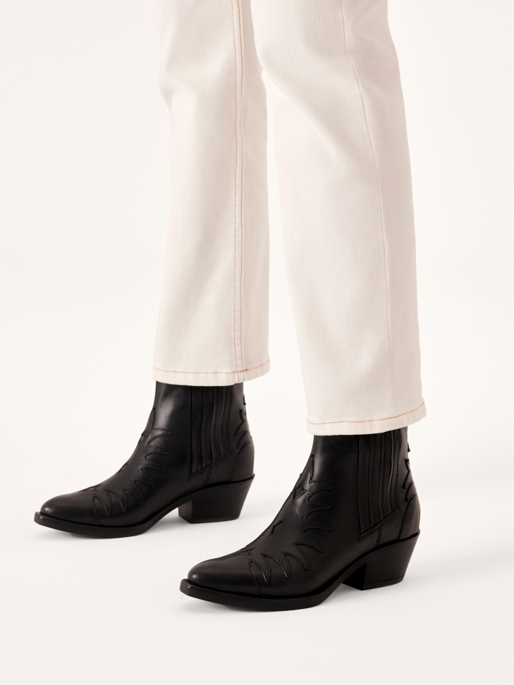 Efektowne kowbojki z licowej skóry