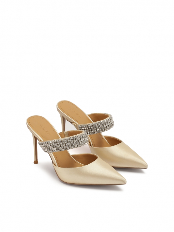 Eleganckie klapki ślubne z pełnym noskiem i biżuteryjną ozdobą