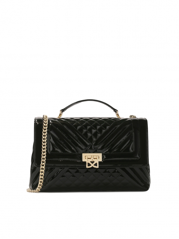 Lakierowana torebka z klapą