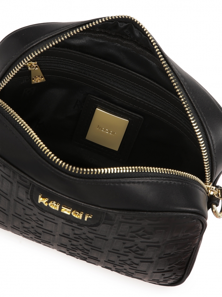 Mała czarna torebka w tłoczony wzór