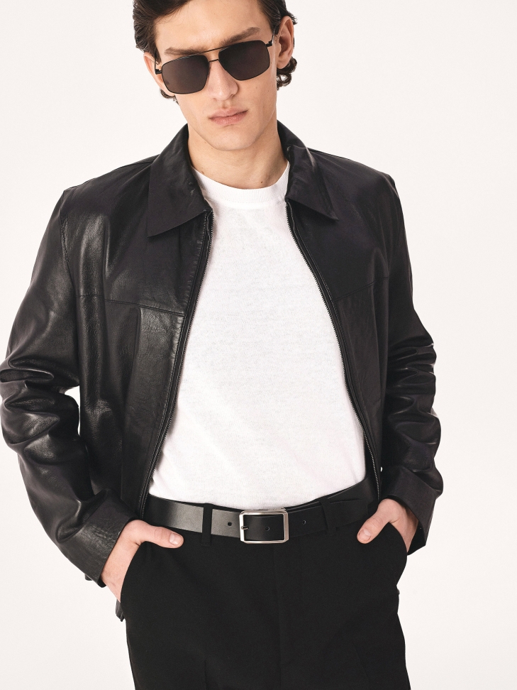 Minimalistyczne czarne okulary z polaryzacją