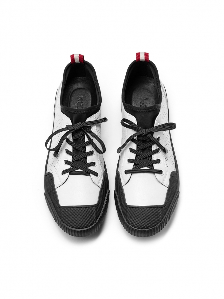 Białe sneakersy męskie