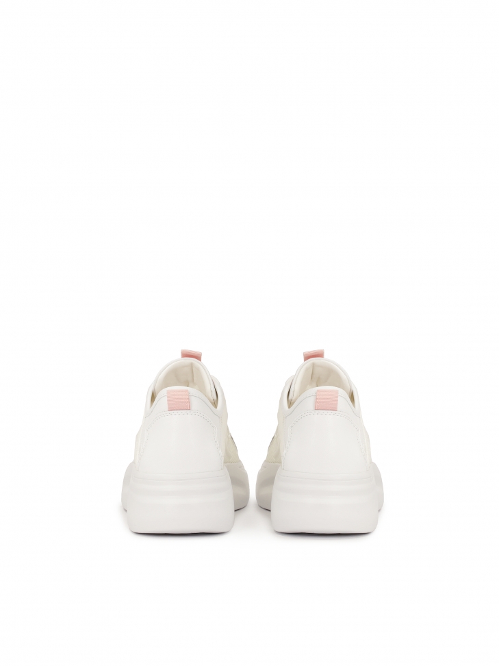 Białe damskie buty sportowe na grubej podeszwie