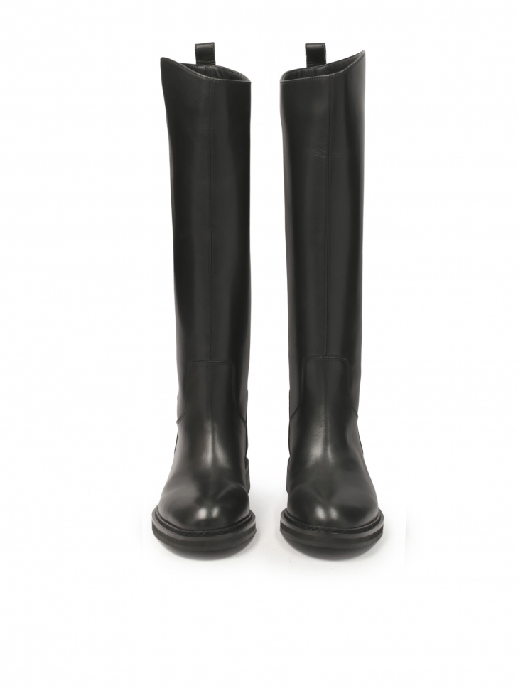 Wsuwane czarne kozaki na płaskiej podeszwie