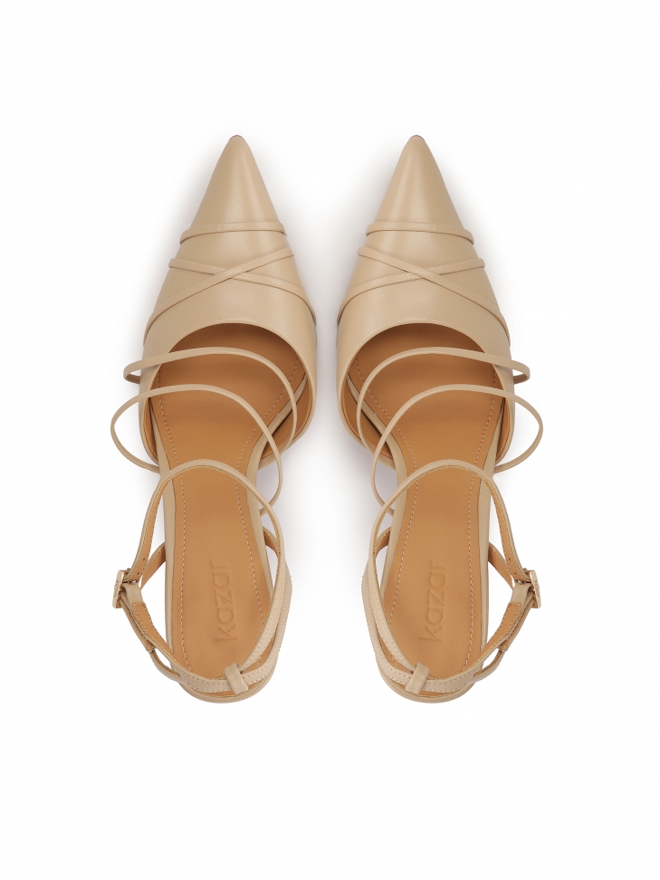 Beżowe skórzane czółenka zdobione paskami