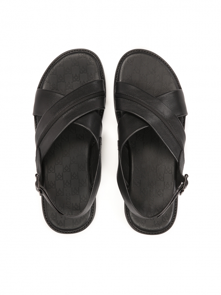 Skórzane czarne sandały zapinane klamerką