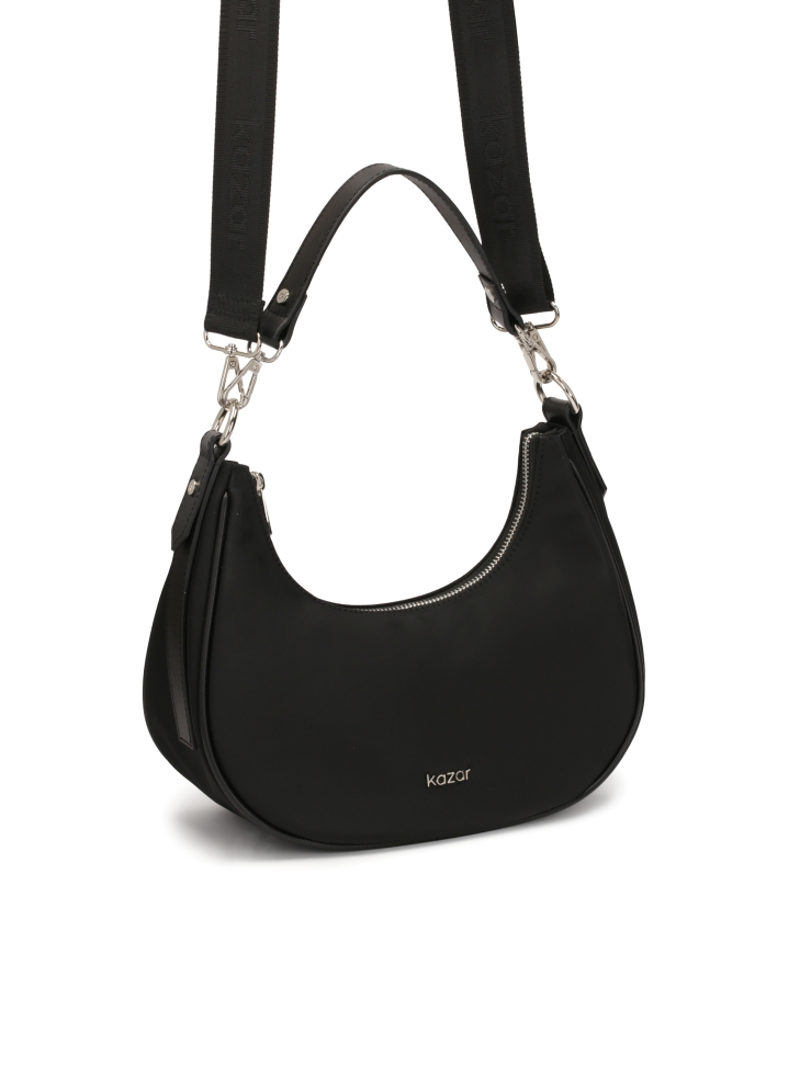 Czarna torebka tekstylna w kształcie rogala