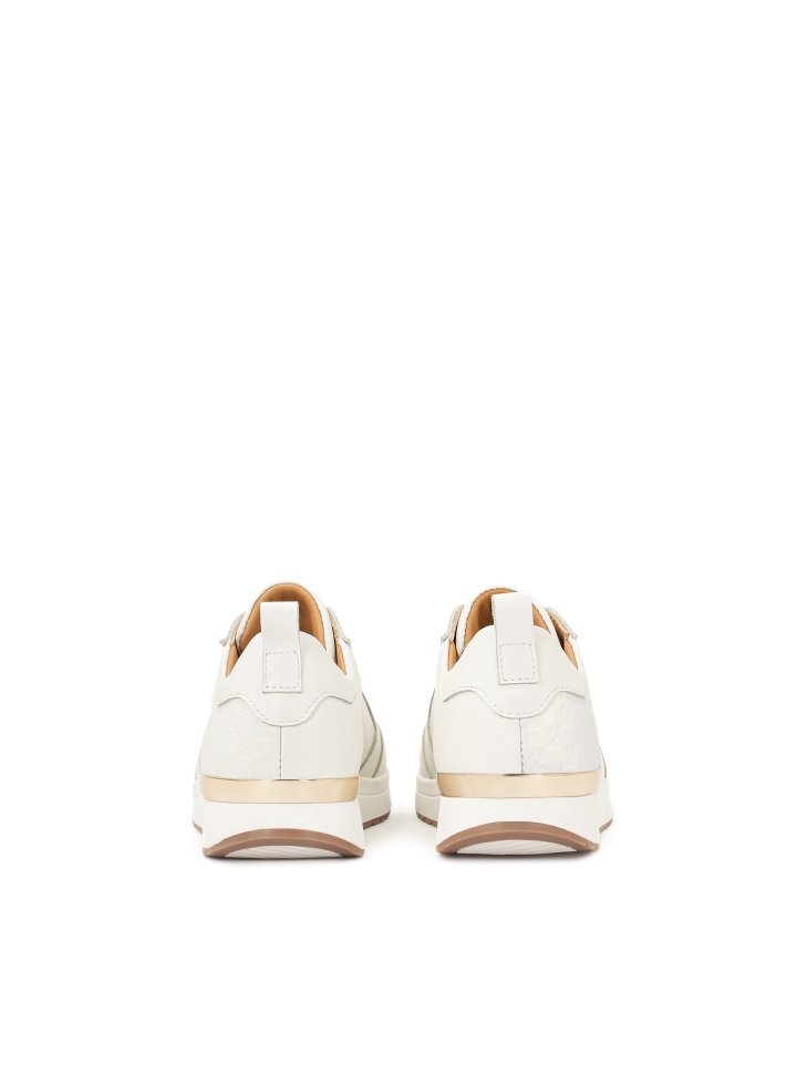 Białe sneakersy ozdobione monogramami KAZAR