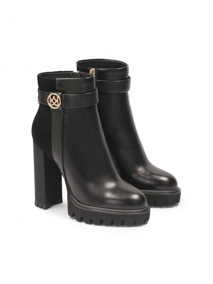 Botki na wysokim słupku z zamszu i gładkiej skóry