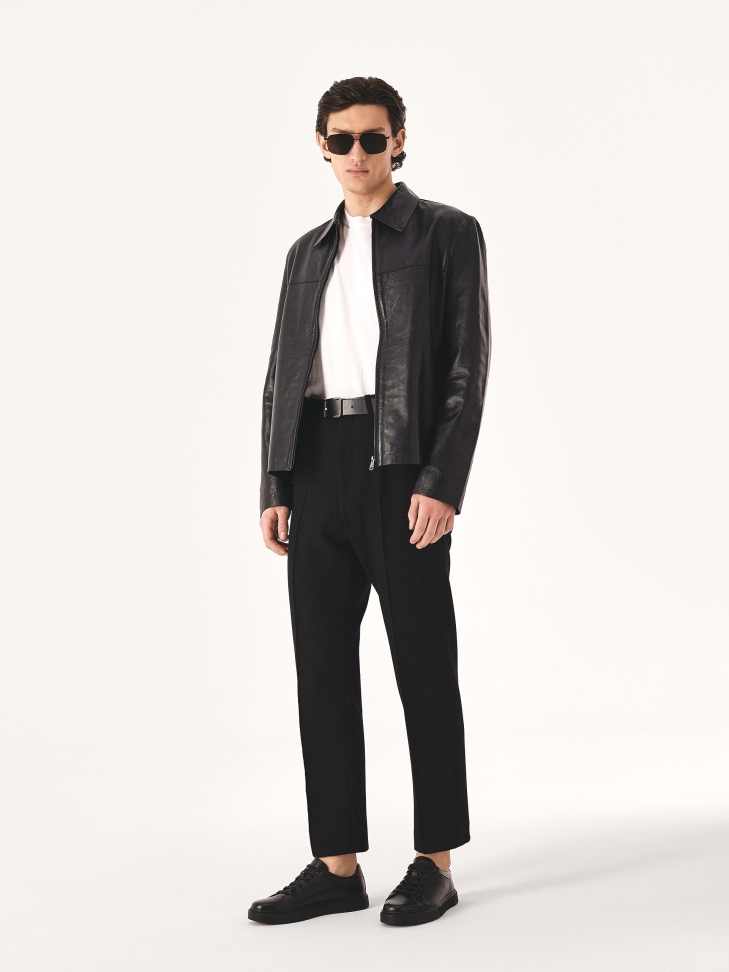 Minimalistyczne czarne okulary z polaryzacją