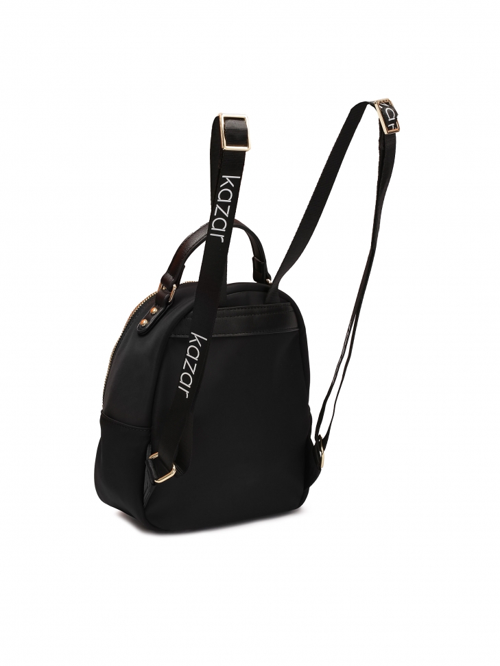 Mały czarny plecak z tkaniny z recyklingu