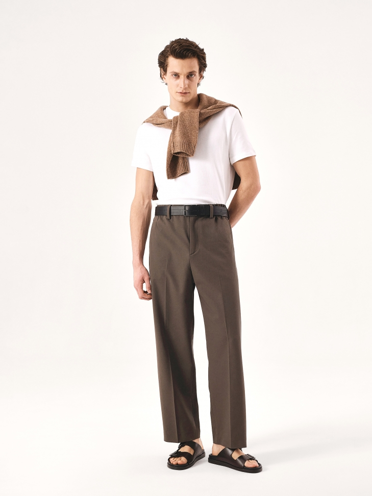 Czarny zdobiony pasek z matową sprzączką