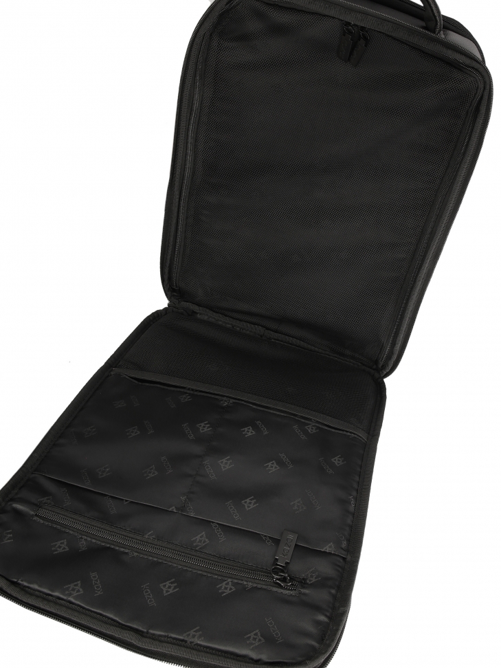 Czarny skórzany plecak z kieszenią na laptopa