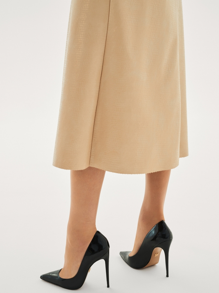 Połyskujące czarne czółenka z lakierowanej skóry