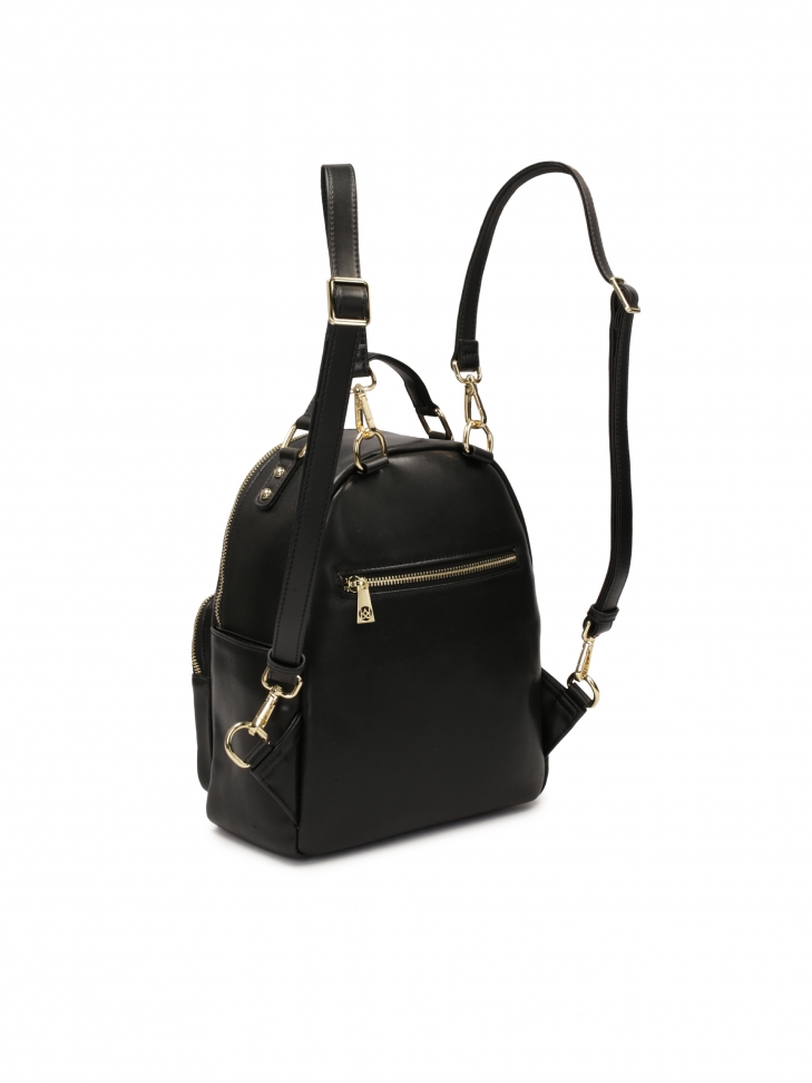 Czarny skórzany plecak zdobiony tłoczonym wzorem