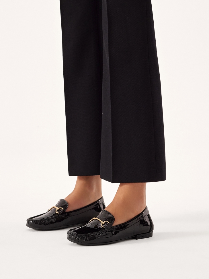 Klasyczne mokasyny z tłoczonej lakierowanej skóry