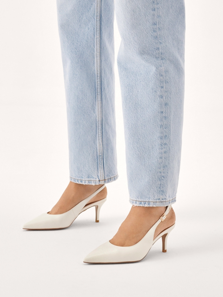 Eleganckie czółenka na niskim obcasie z kolekcji ślubnej