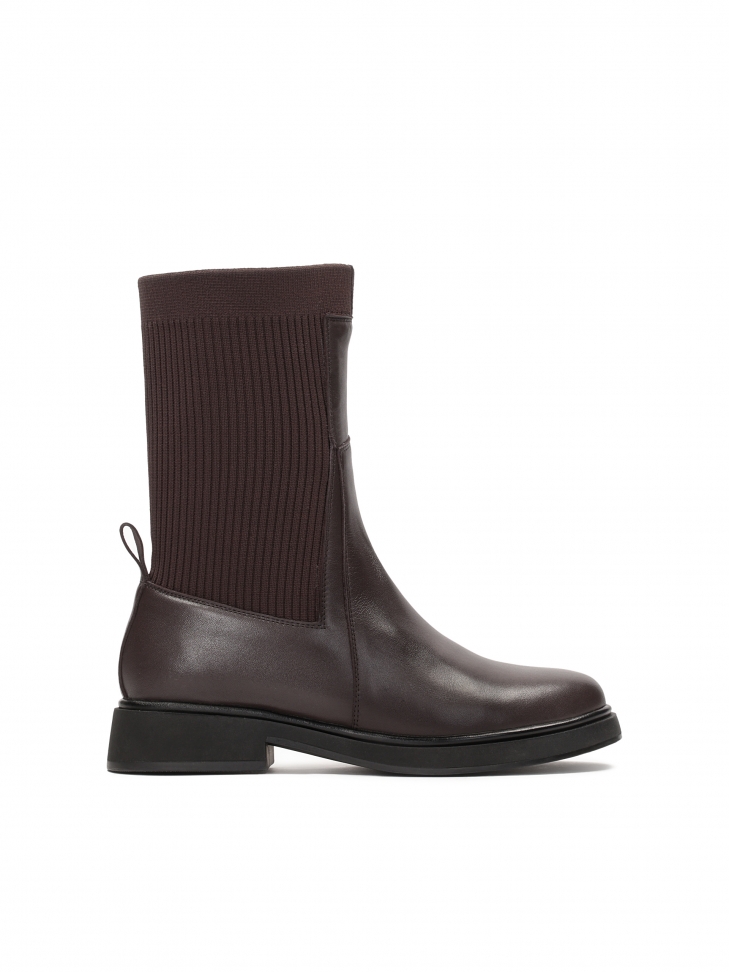 Brązowe trzewiki ze skarpetkową cholewką