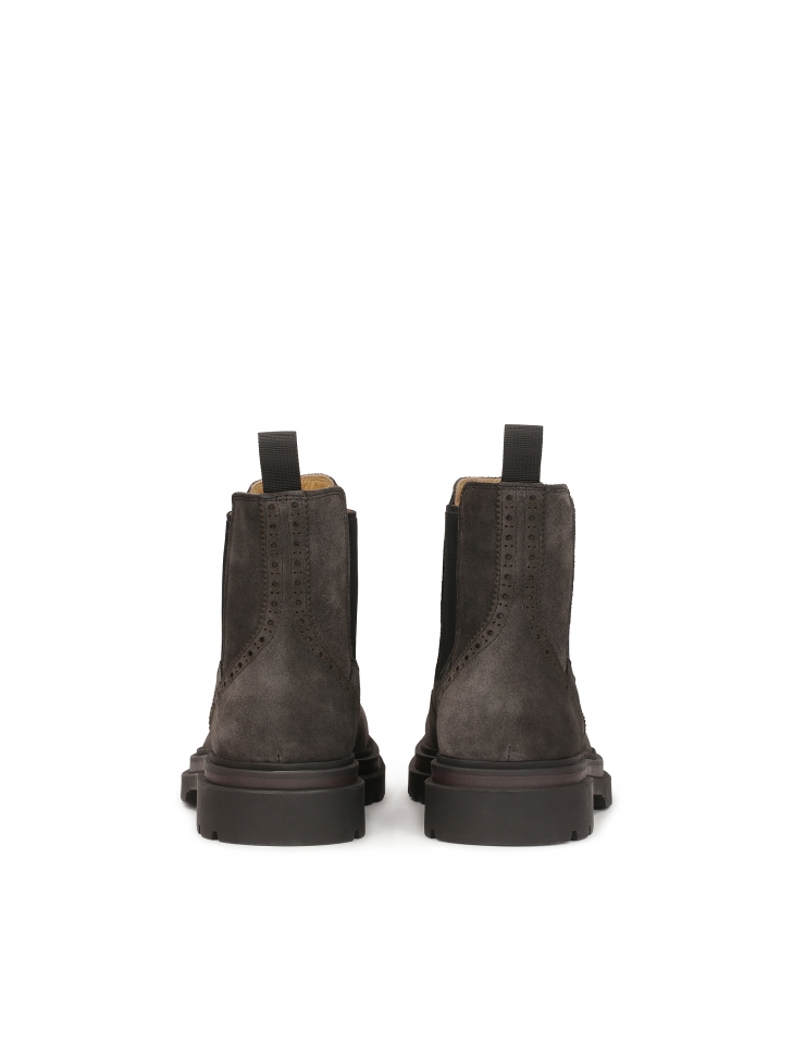 Zamszowe brązowe sztyblety ze zdobieniem