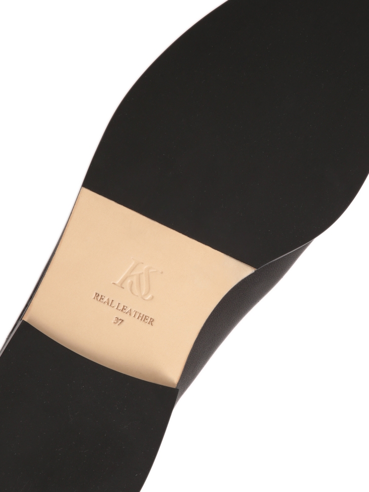 Czarne półbuty z efektownym marszczeniem na przodzie