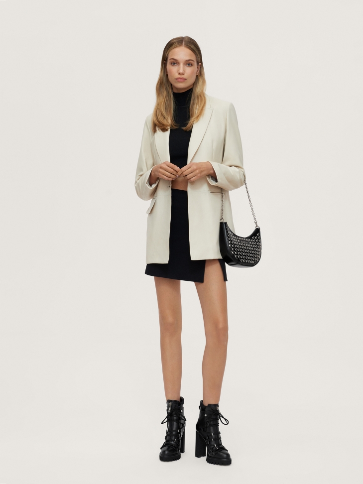 Awangardowe botki z ozdobnym sznurowaniem