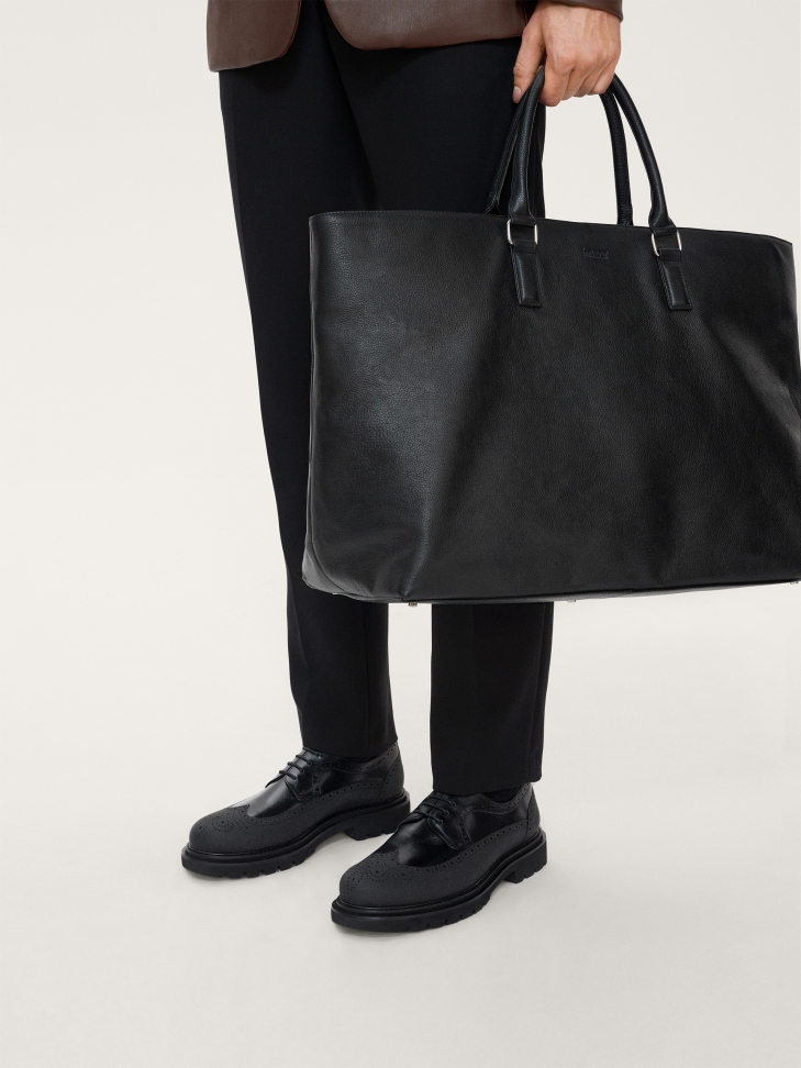 Nowoczesne półbuty męskie z eleganckim zdobieniem