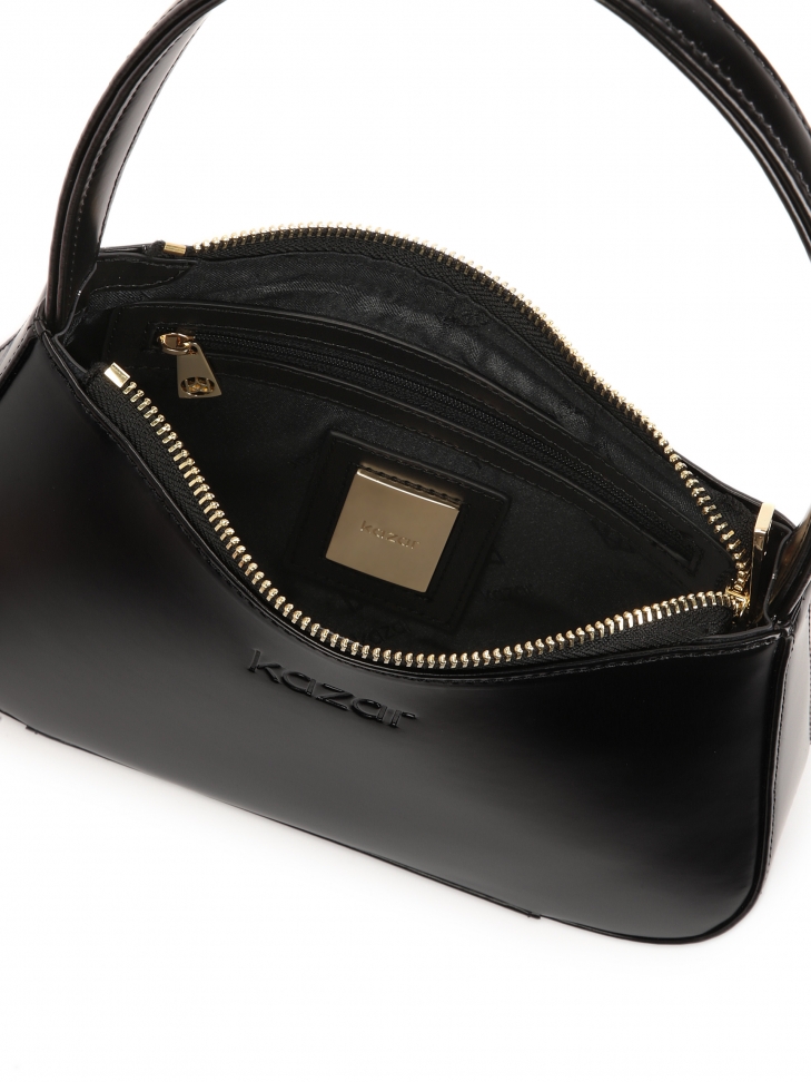 Mała czarna torebka na ramię z licowej skóry