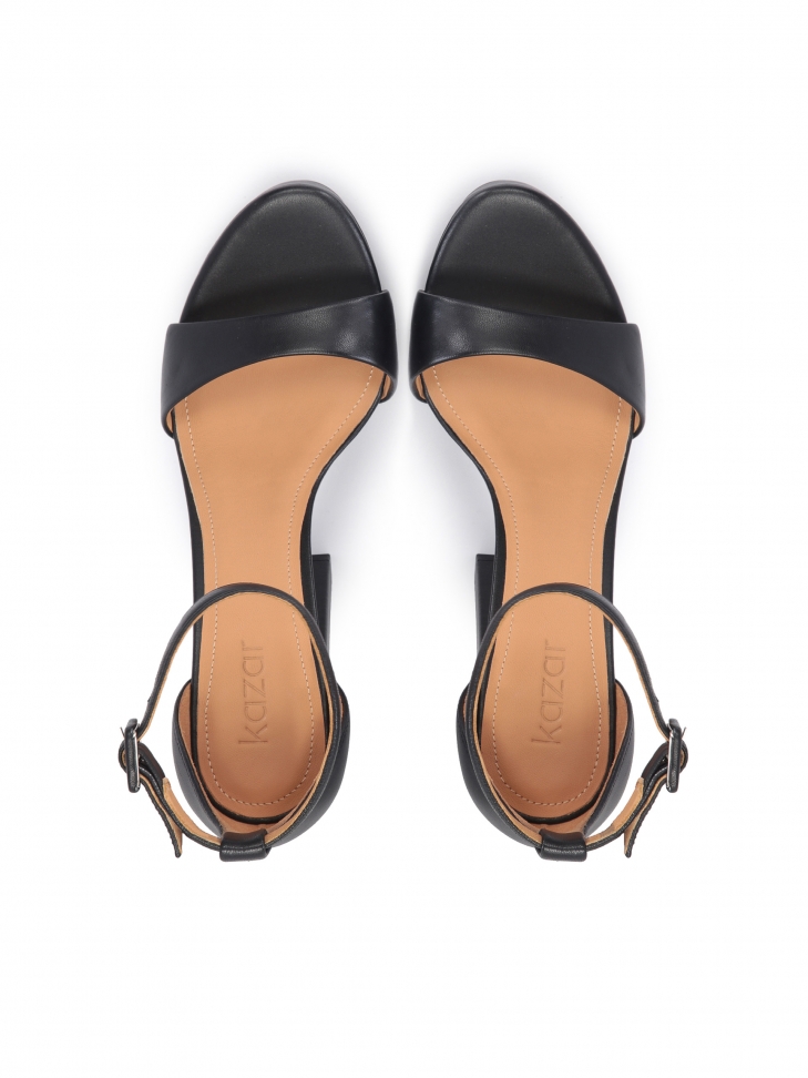 Czarne sandały skórzane na platformie i słupku