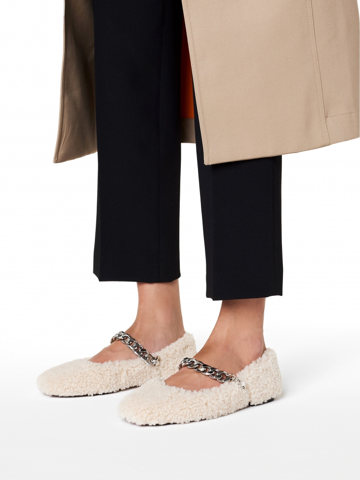 Wygodne baleriny z łańcuszkiem