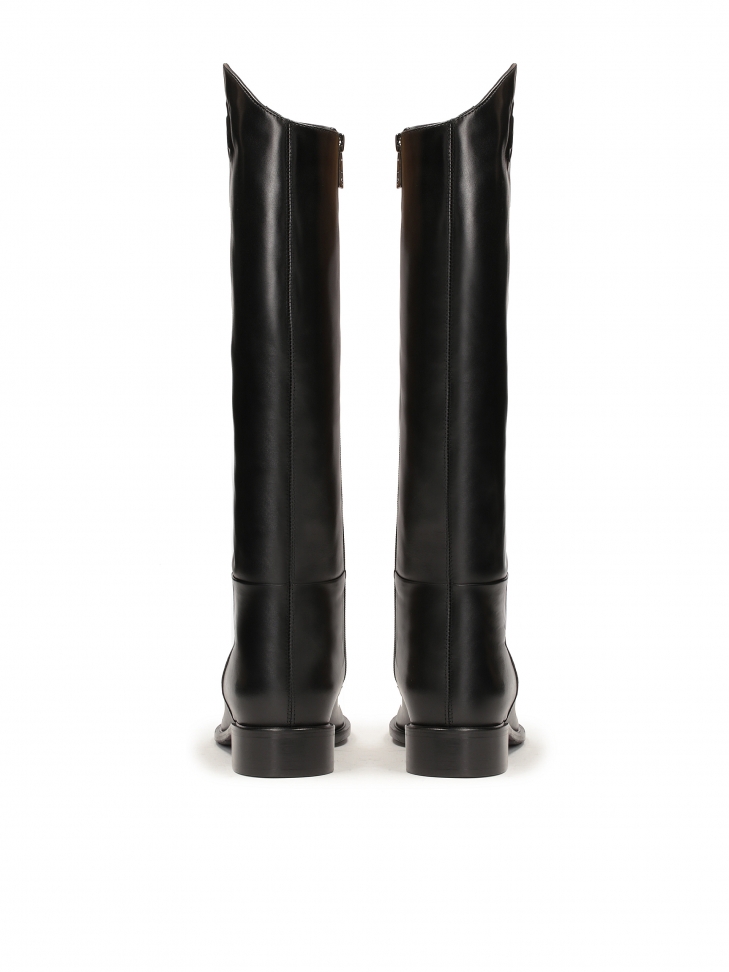 Skórzane kozaki z zaoągloną cholewką