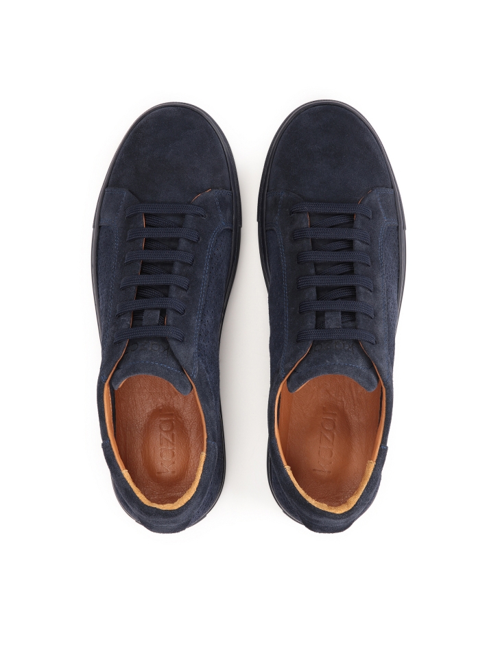 Perforowane przewiewne sneakersy z zamszu