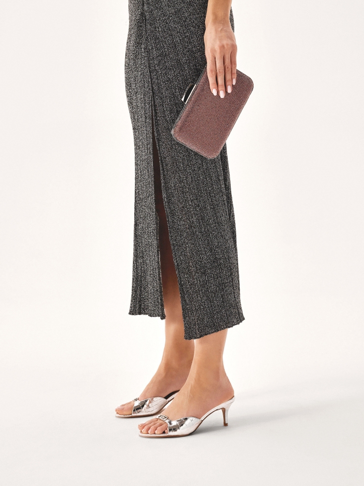 Wieczorowa torebka puzderko z różowymi yształkami